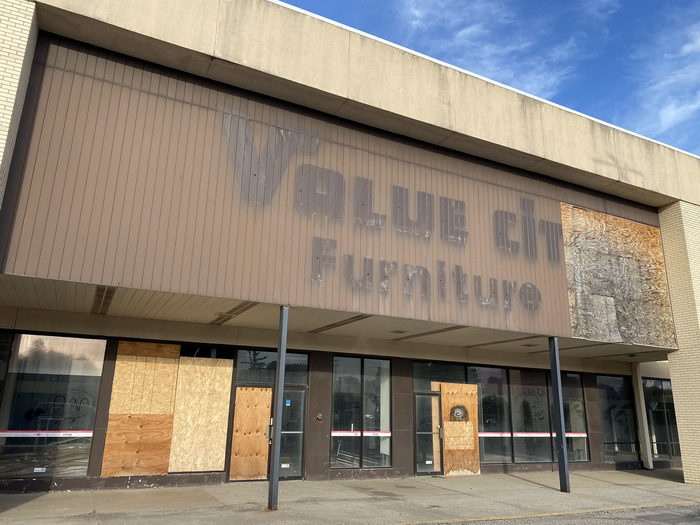 South Flint Plaza - June 21 2022 Photo (newer photo)